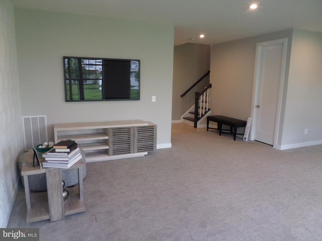 42939 RUNNING CREEK SQ, Leesburg, VA 20175