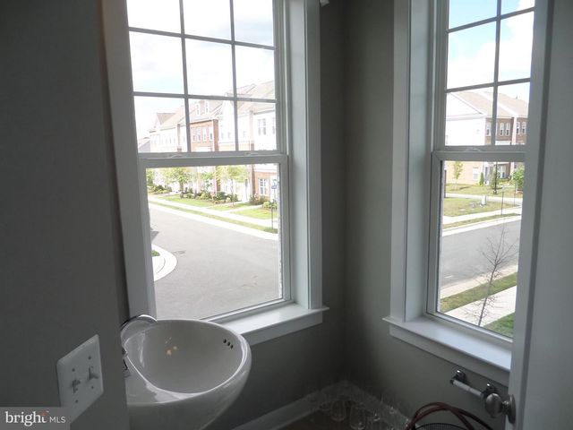42939 RUNNING CREEK SQ, Leesburg, VA 20175