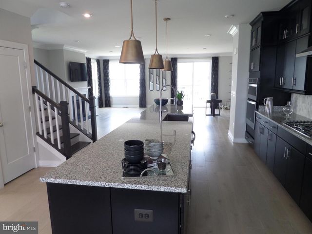 42939 RUNNING CREEK SQ, Leesburg, VA 20175
