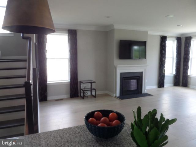 42939 RUNNING CREEK SQ, Leesburg, VA 20175