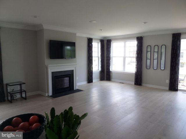 42939 RUNNING CREEK SQ, Leesburg, VA 20175