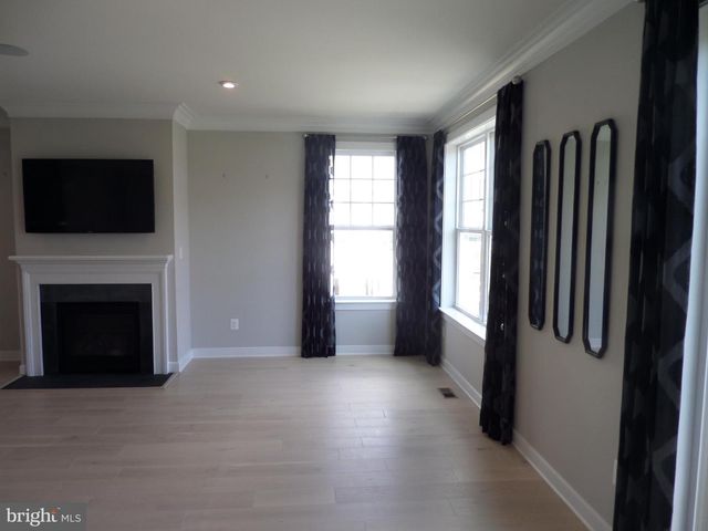 42939 RUNNING CREEK SQ, Leesburg, VA 20175