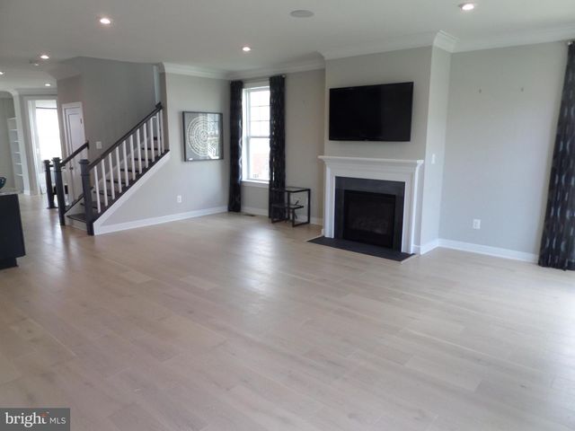 42939 RUNNING CREEK SQ, Leesburg, VA 20175