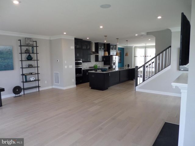 42939 RUNNING CREEK SQ, Leesburg, VA 20175