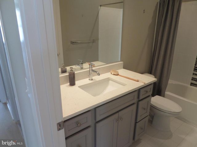 42939 RUNNING CREEK SQ, Leesburg, VA 20175