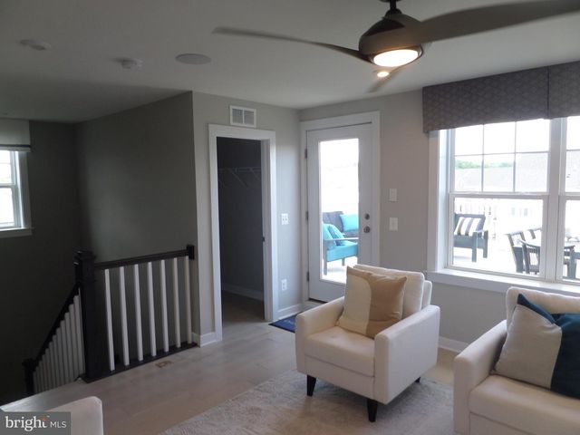42939 RUNNING CREEK SQ, Leesburg, VA 20175