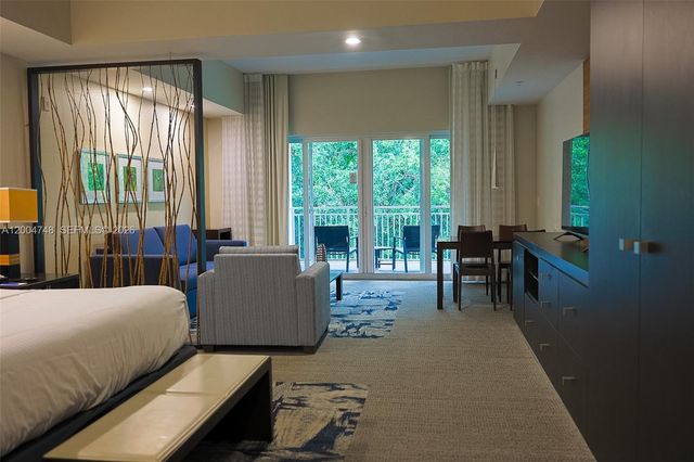 5300 NW 87th Ave 311, Doral, FL 33178