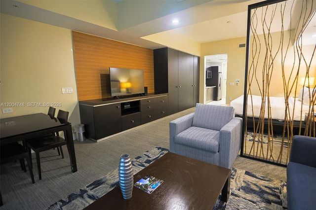 5300 NW 87th Ave 311, Doral, FL 33178