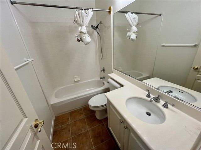 15 Sunningdale, Laguna Hills, CA 92679