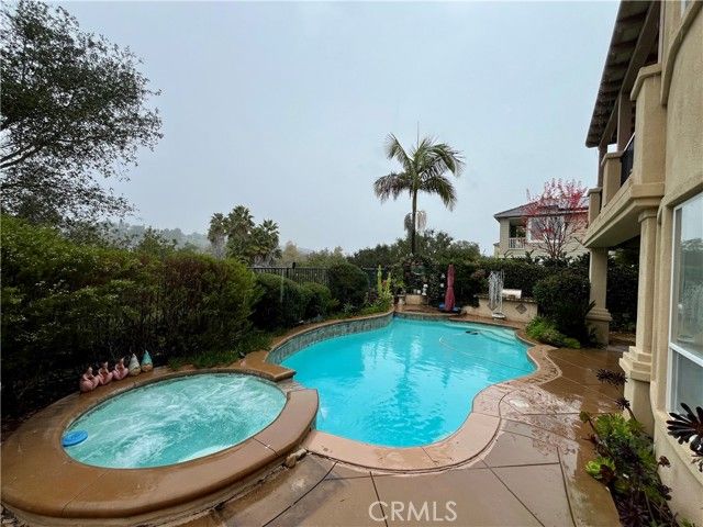 15 Sunningdale, Laguna Hills, CA 92679