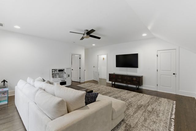 842 Woodmont Blvd, Nashville, TN 37204