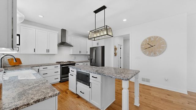 1702 Ancaster Drive, Byron, MN 55920