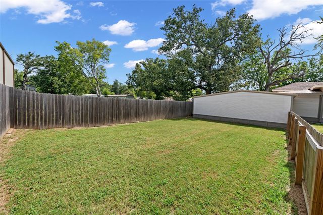 269 E Holley Street, Alba, TX 75410