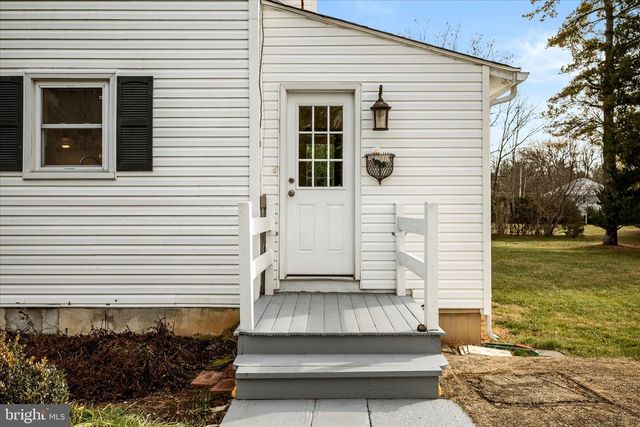 129 CHURCH ST, Summit Point, WV 25446