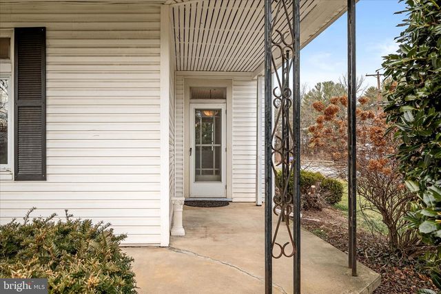 129 CHURCH ST, Summit Point, WV 25446