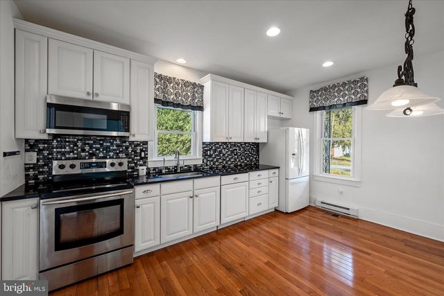 129 CHURCH ST, Summit Point, WV 25446