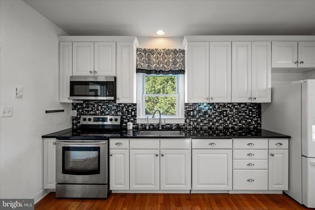 129 CHURCH ST, Summit Point, WV 25446