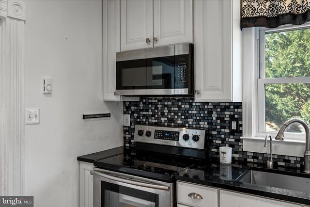 129 CHURCH ST, Summit Point, WV 25446