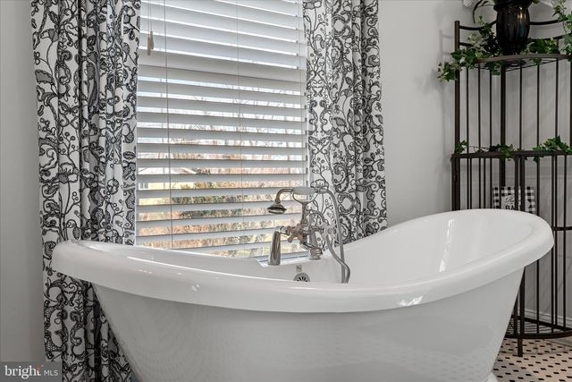 129 CHURCH ST, Summit Point, WV 25446