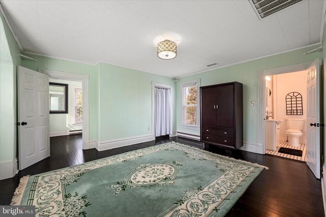 129 CHURCH ST, Summit Point, WV 25446