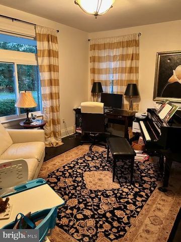 129 CHURCH ST, Summit Point, WV 25446