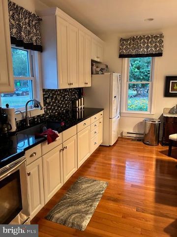 129 CHURCH ST, Summit Point, WV 25446