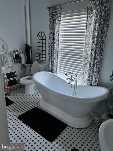 129 CHURCH ST, Summit Point, WV 25446