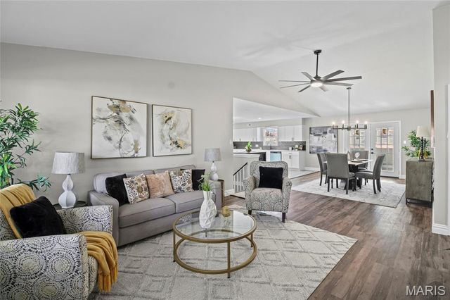 3300 Tom Sawyer Drive, Florissant, MO 63033