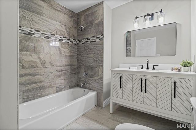 3300 Tom Sawyer Drive, Florissant, MO 63033