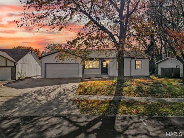 3300 Tom Sawyer Drive, Florissant, MO 63033