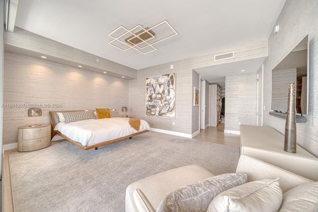 5775 Collins Ave 703, Miami Beach, FL 33140