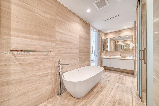 5775 Collins Ave 703, Miami Beach, FL 33140