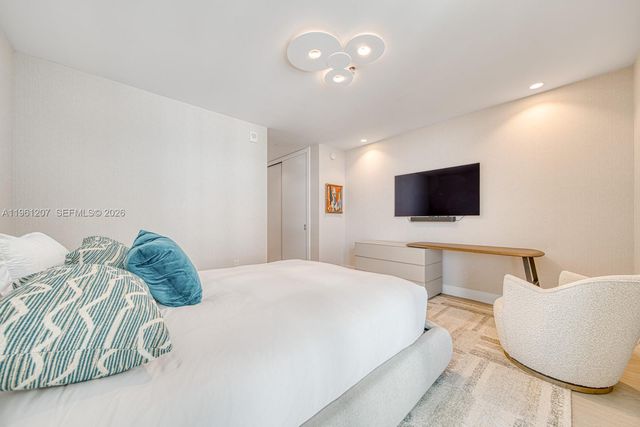 5775 Collins Ave 703, Miami Beach, FL 33140