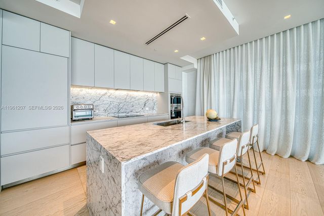 5775 Collins Ave 703, Miami Beach, FL 33140