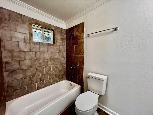 2102 Blueberry Lane, Pasadena, TX 77502