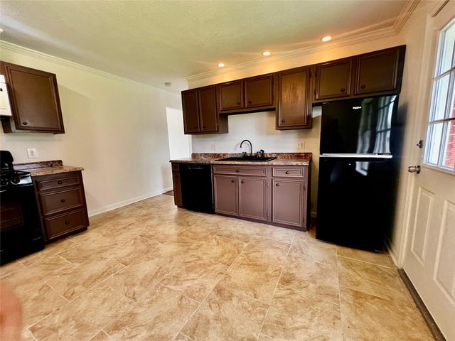 2102 Blueberry Lane, Pasadena, TX 77502