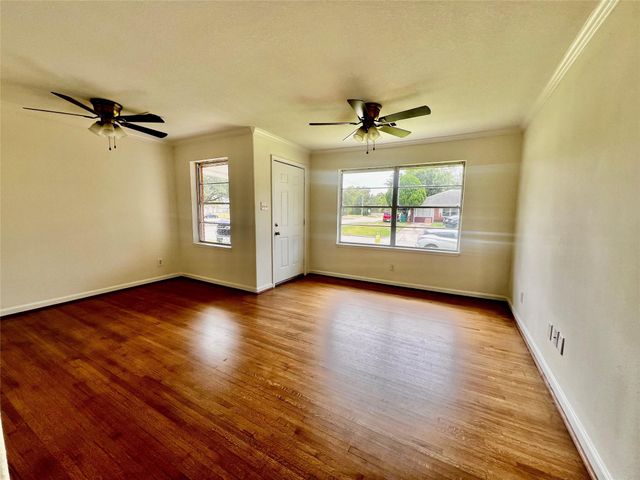 2102 Blueberry Lane, Pasadena, TX 77502