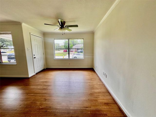 2102 Blueberry Lane, Pasadena, TX 77502