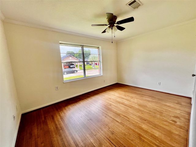 2102 Blueberry Lane, Pasadena, TX 77502