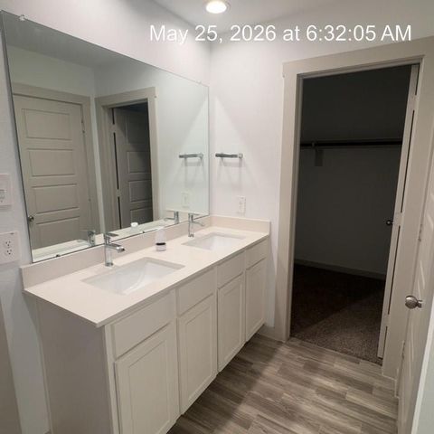 715 Silver Kettle Drive, Rosharon, TX 77583