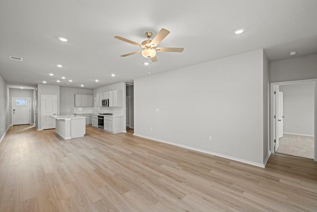 141 Ayres Horn, Cedar Creek, TX 78612