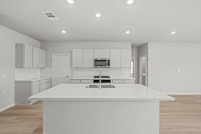 141 Ayres Horn, Cedar Creek, TX 78612