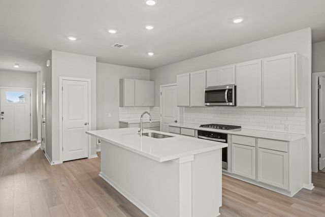 141 Ayres Horn, Cedar Creek, TX 78612