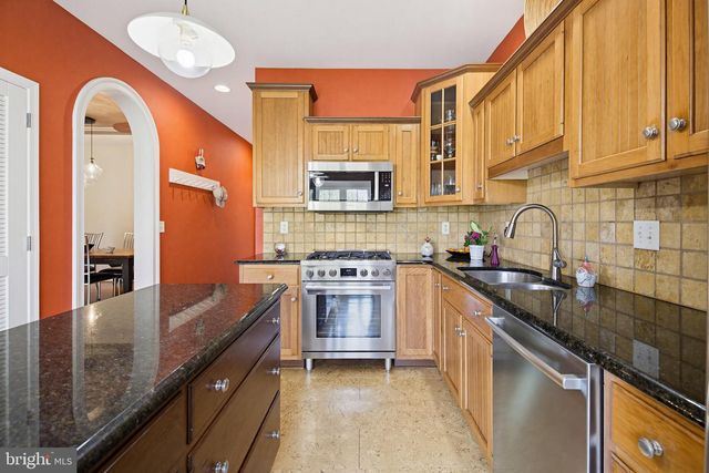 704 WOODFIELD DR, Lititz, PA 17543