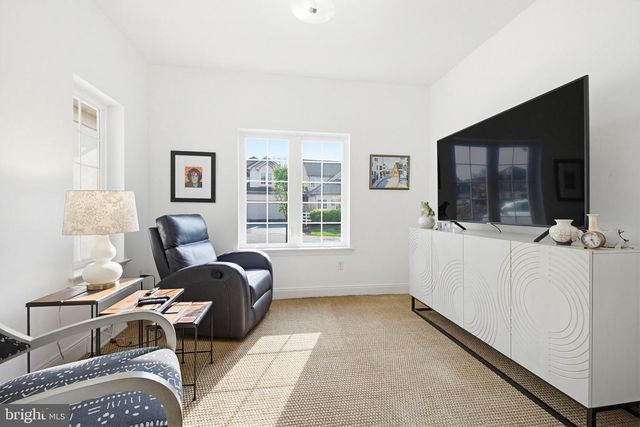 704 WOODFIELD DR, Lititz, PA 17543