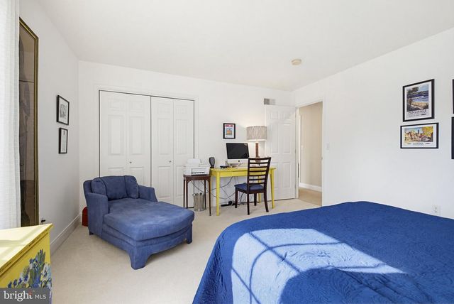 704 WOODFIELD DR, Lititz, PA 17543