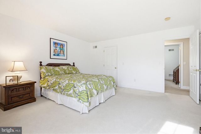704 WOODFIELD DR, Lititz, PA 17543