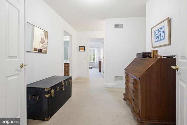 704 WOODFIELD DR, Lititz, PA 17543