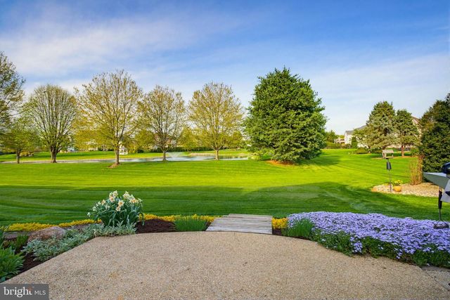704 WOODFIELD DR, Lititz, PA 17543