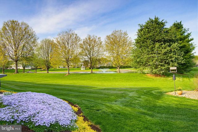 704 WOODFIELD DR, Lititz, PA 17543